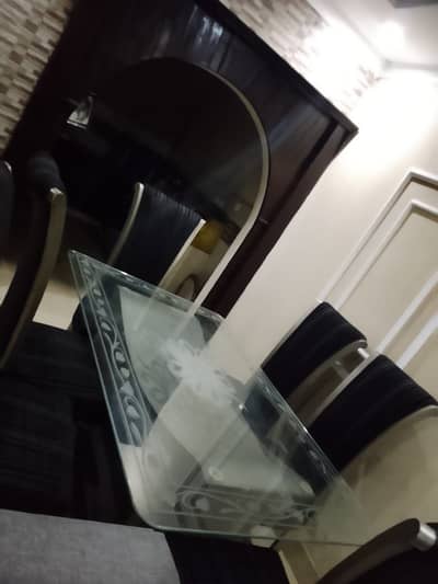 6 chairs 1 table