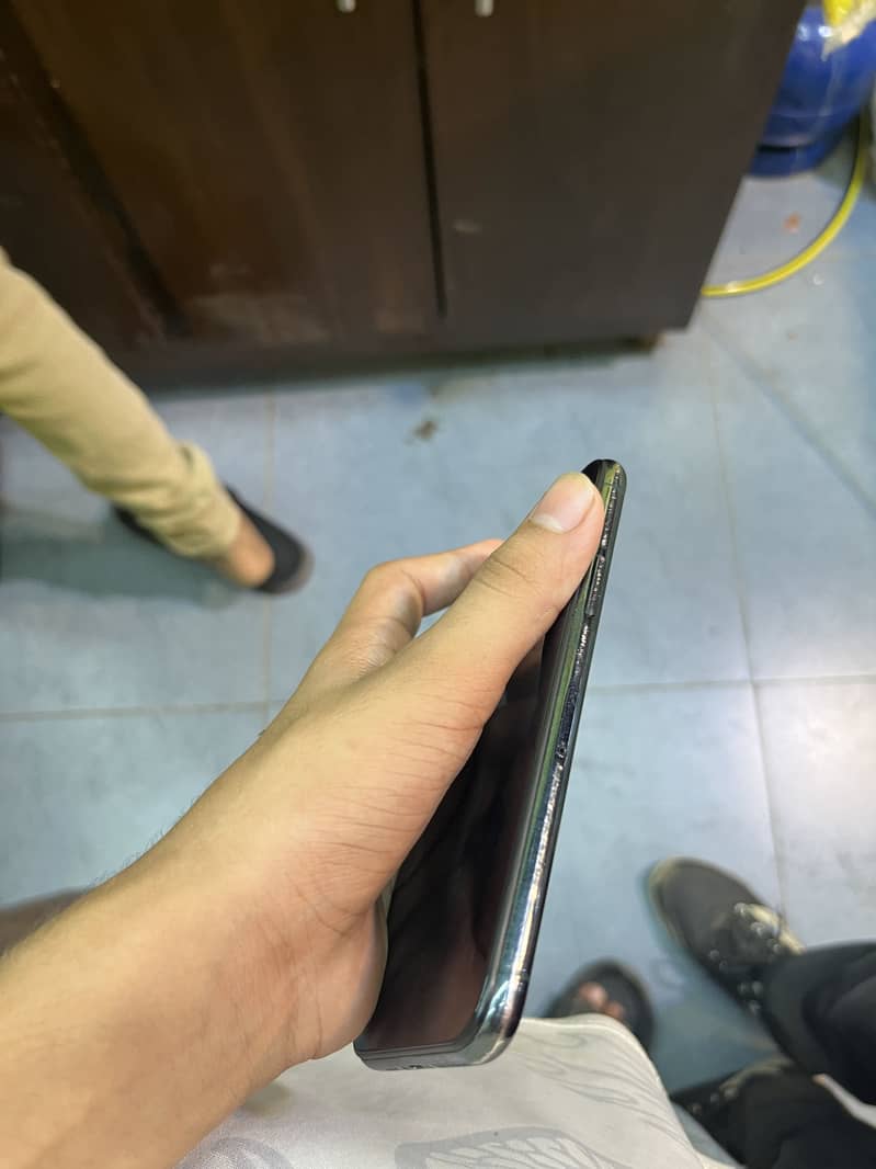 Apple iPhone 11 Pro 2