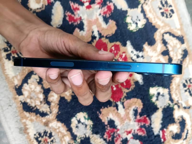 Apple iPhone 12 2