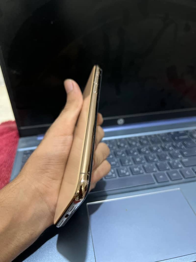 Apple iPhone 11 Pro Max 1