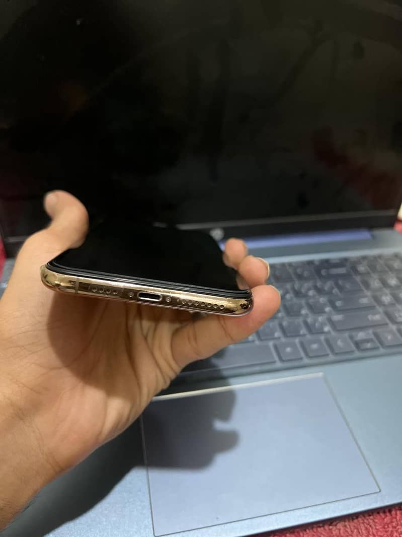 Apple iPhone 11 Pro Max 3
