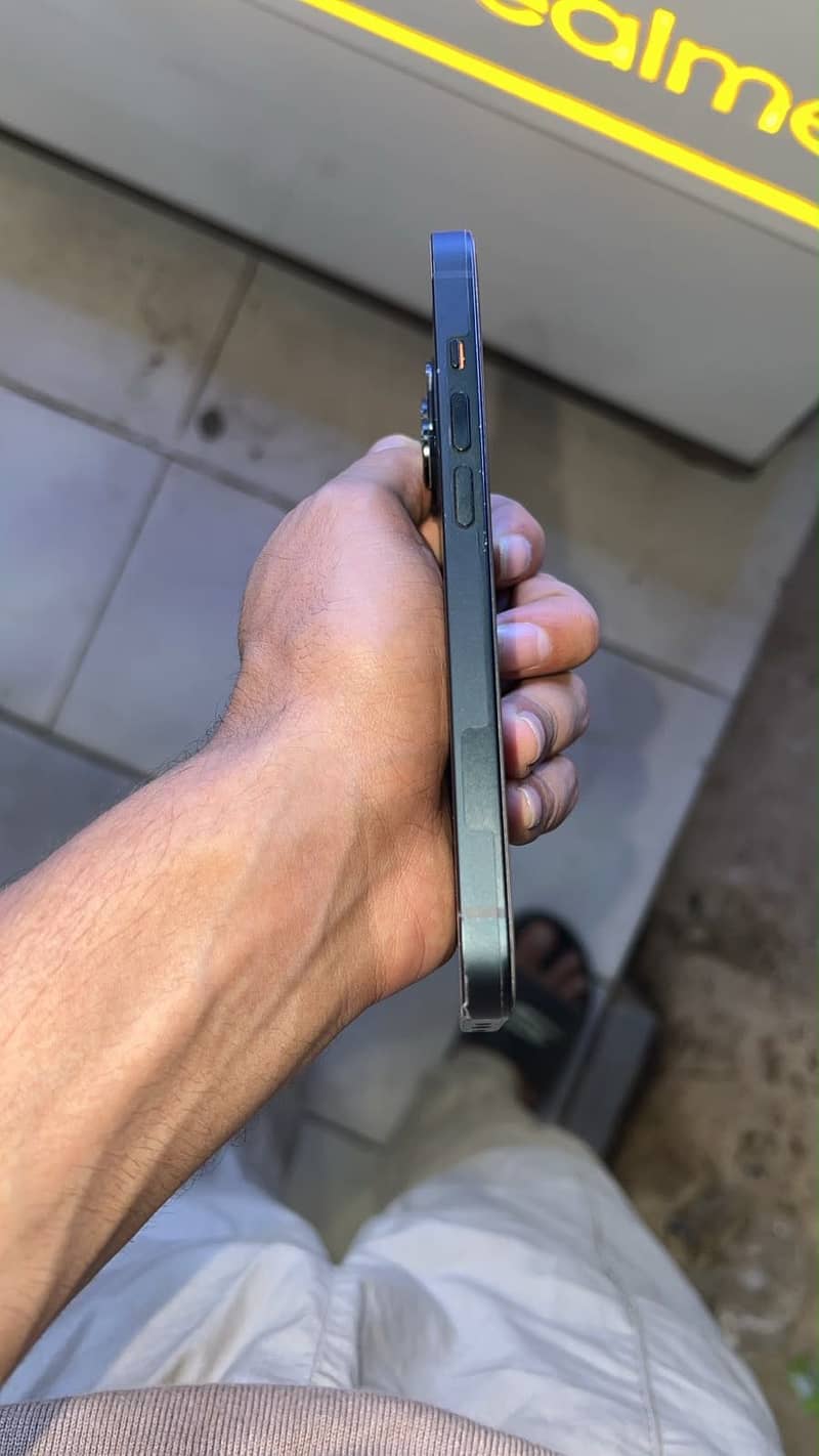 Apple iPhone 14 2
