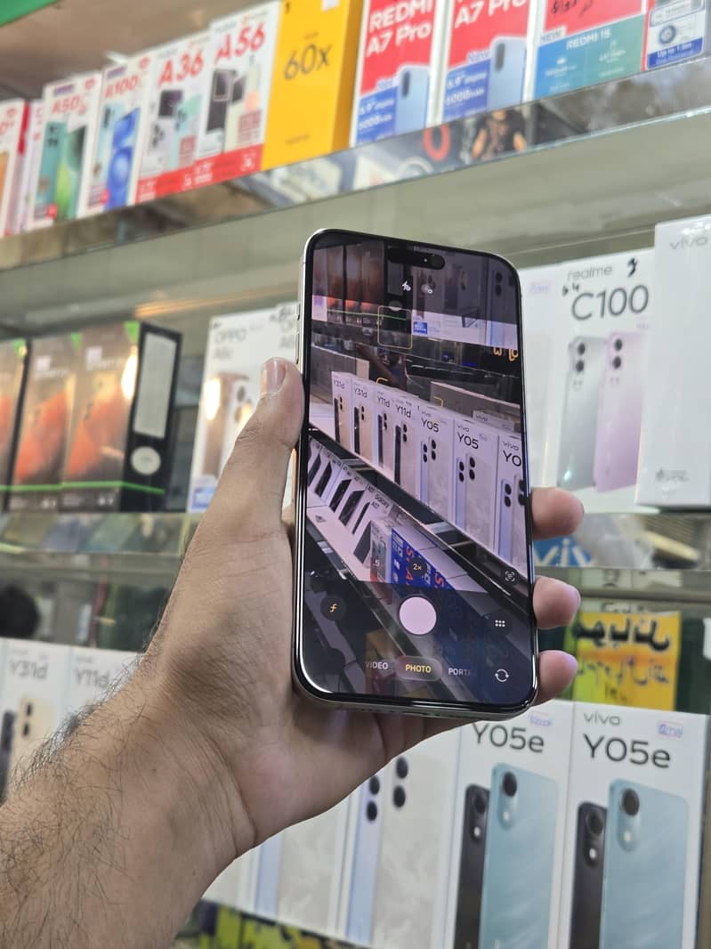 Apple iPhone 15 Pro Max 2