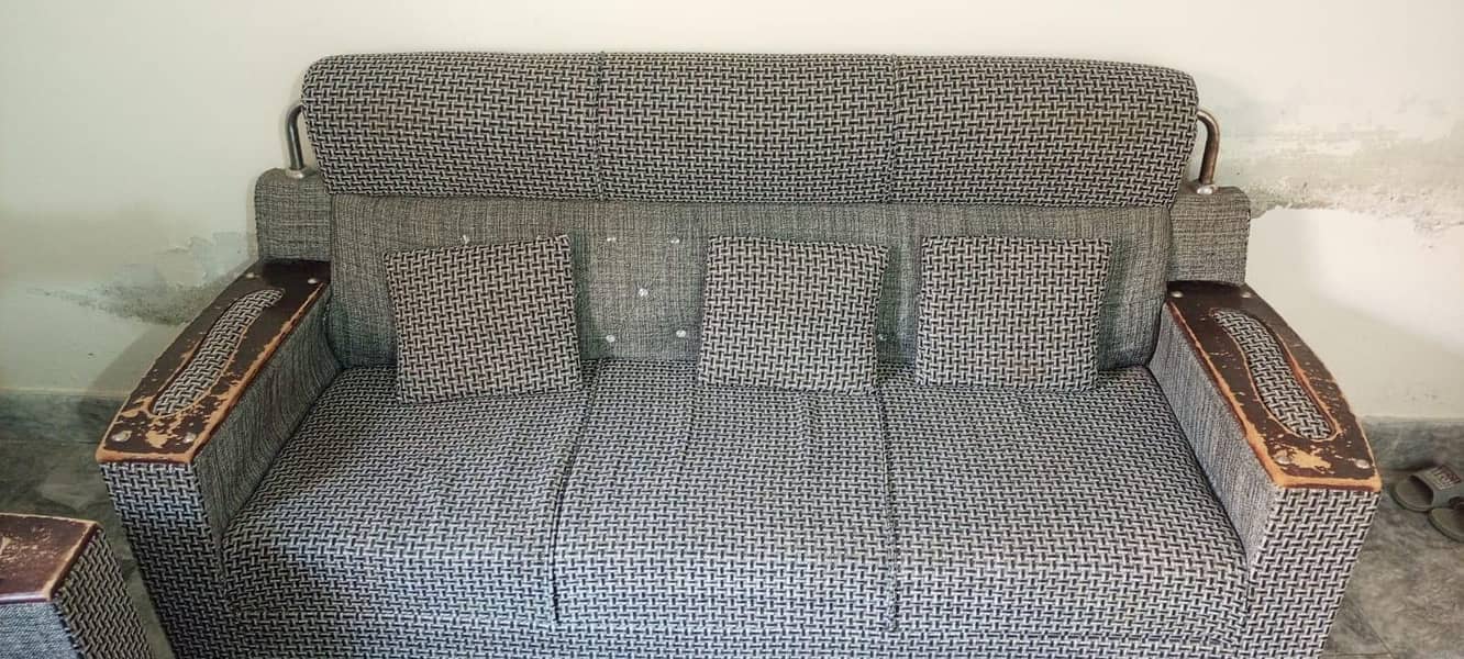 GRAY 5 SEATER SOFA 3