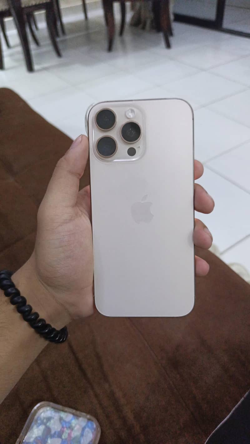 Apple iPhone 16 Pro Max 0