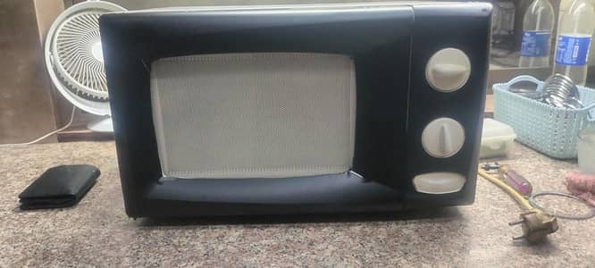 dawlance microwave oven in good condition