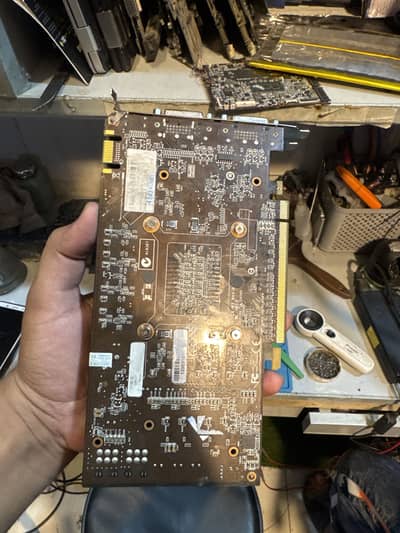 Gtx 560 (2GB) GDDR5 single fan 9/10