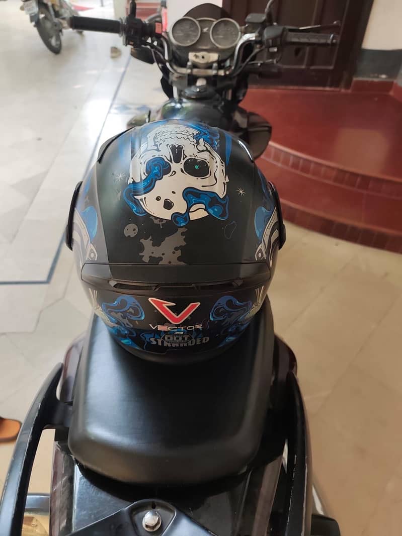 Vector Skull Helmet 1