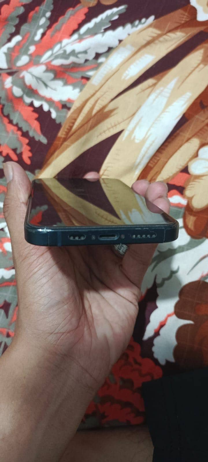 Apple iPhone 13 1