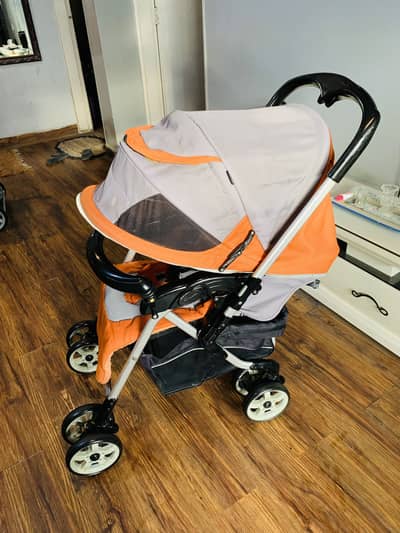 korean brand new condition stroller in 10/10 condition easy fold