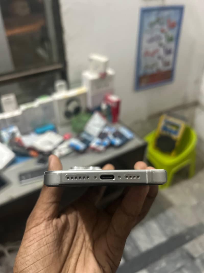 Apple iPhone 15 Pro Max 1