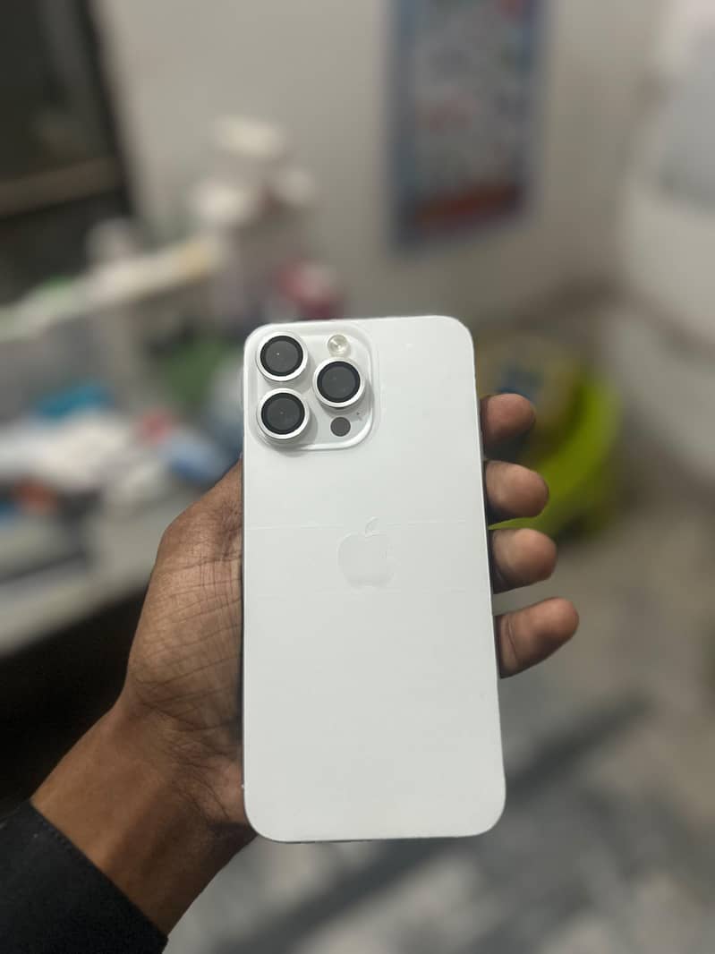 Apple iPhone 15 Pro Max 2
