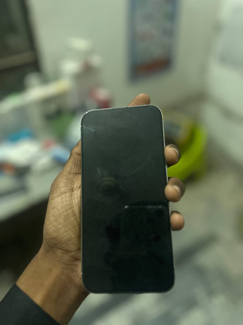 Apple iPhone 15 Pro Max 3