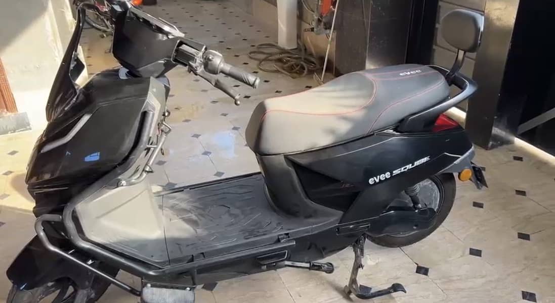 Evee sqube 2026 model drive only 650 km 2