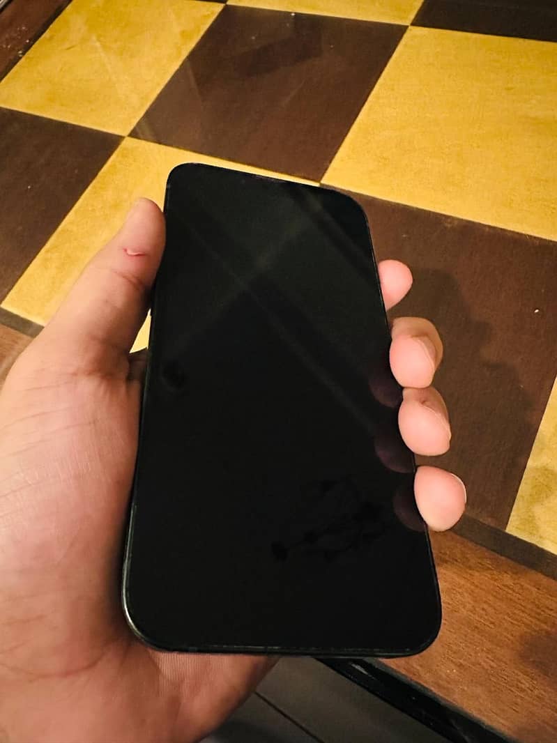 Apple iPhone 13 6