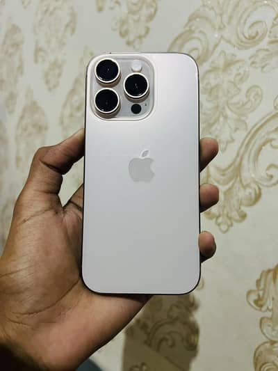 Apple iPhone 16 Pro