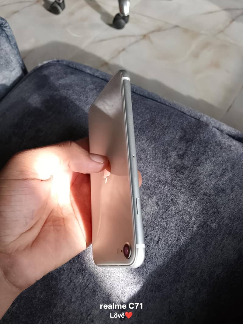 Apple iPhone SE 6