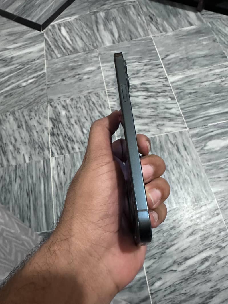 Apple iPhone 12 Pro Max 3