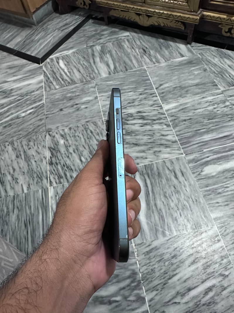 Apple iPhone 12 Pro Max 4