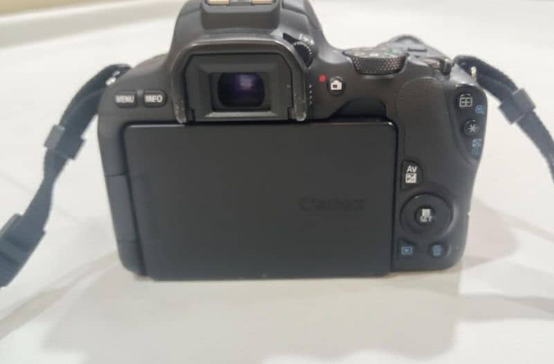 Canon 200d Camera 3