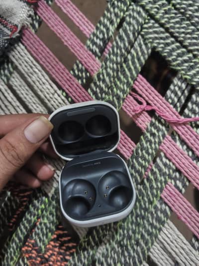 Samsung earbuds