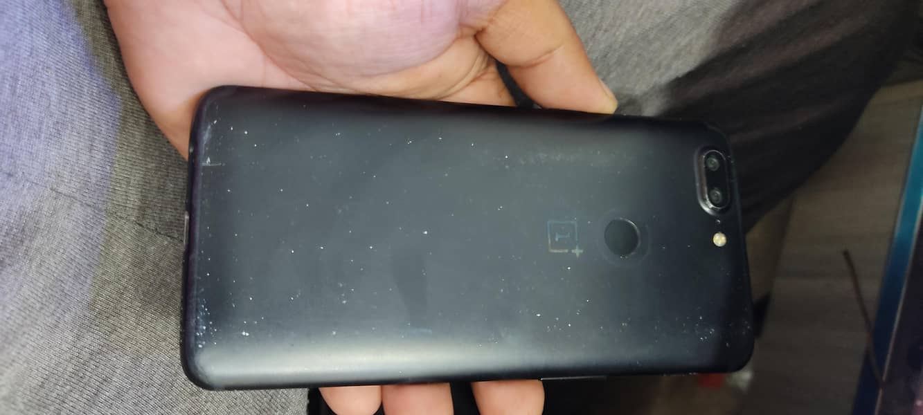One Plus 5T 8/128 1