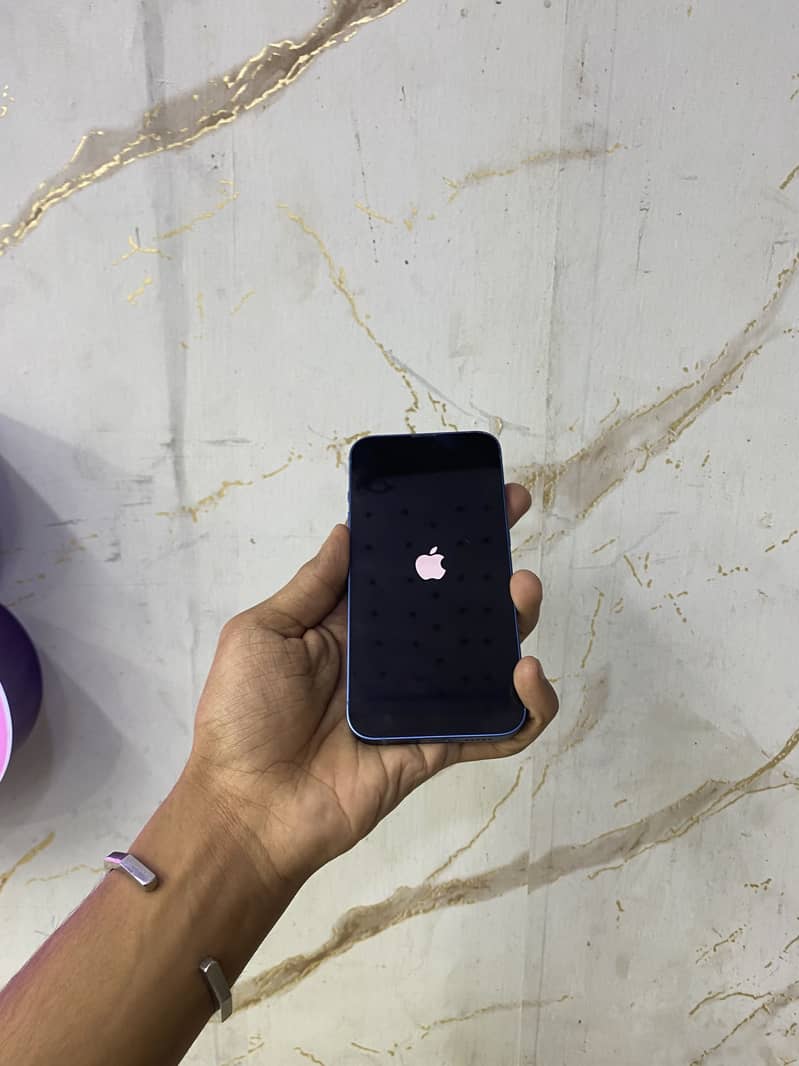 Apple iPhone 13 3