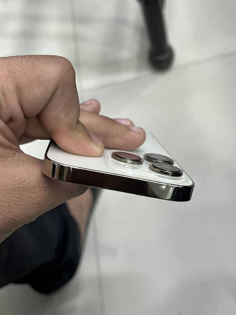 Apple iPhone 14 Pro 3