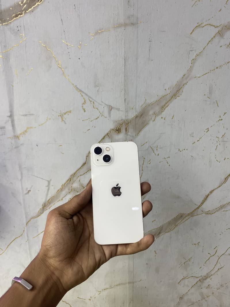 Apple iPhone 13 0