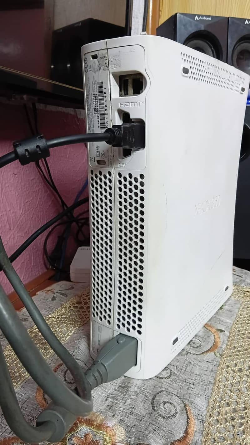 Xbox 360 with two controllers 6