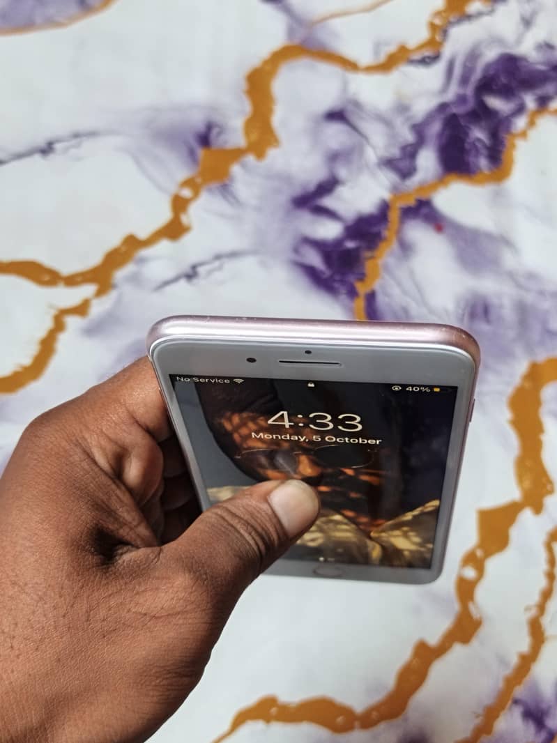 Apple iPhone 7 Plus 1