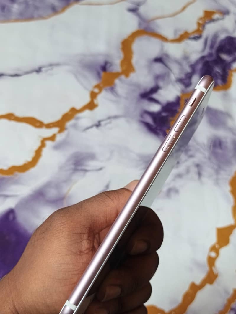 Apple iPhone 7 Plus 4