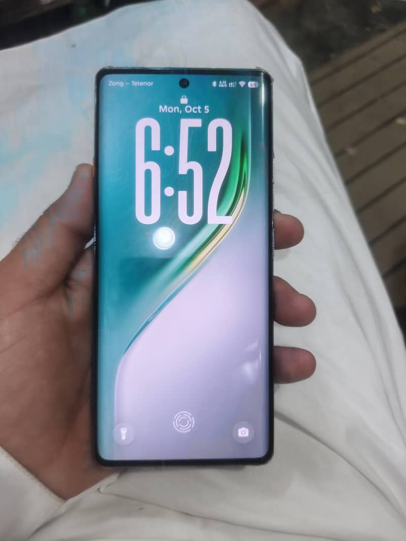 Tecno CAMON 40 Pro 0