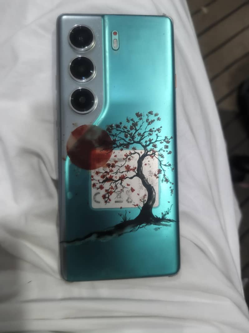 Tecno CAMON 40 Pro 1