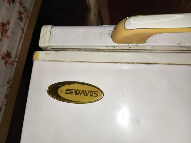 Used Waves Freezer – Good Condition 3