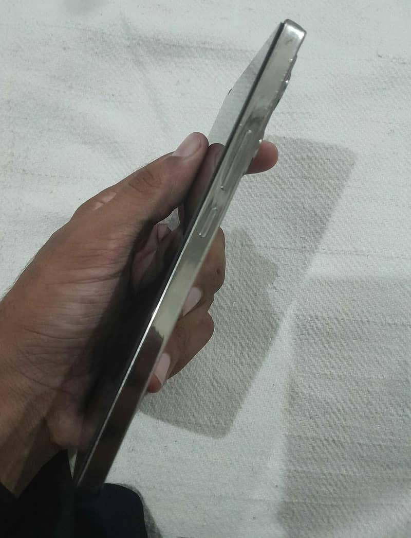 Infinix Note 40 4