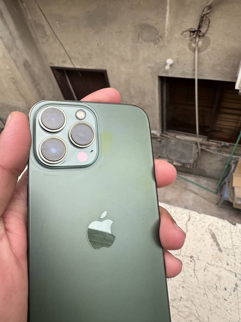 Apple iPhone 13 Pro Max 3
