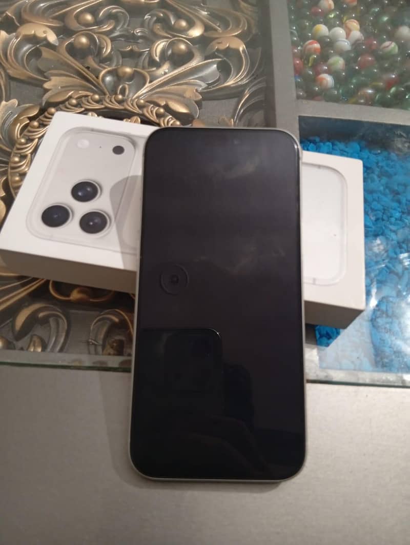Apple iPhone 17 Pro Max 4