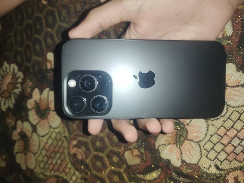 Apple iPhone 16 Pro 2
