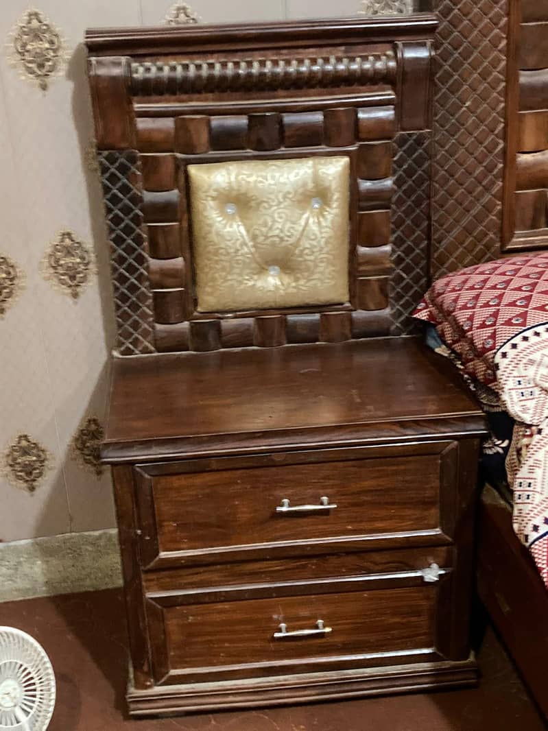 Bed with Side table & Mirror 2