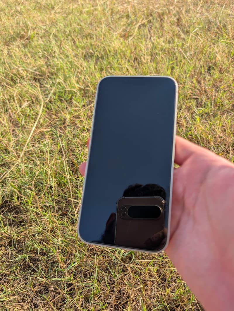 Apple iPhone 13 2