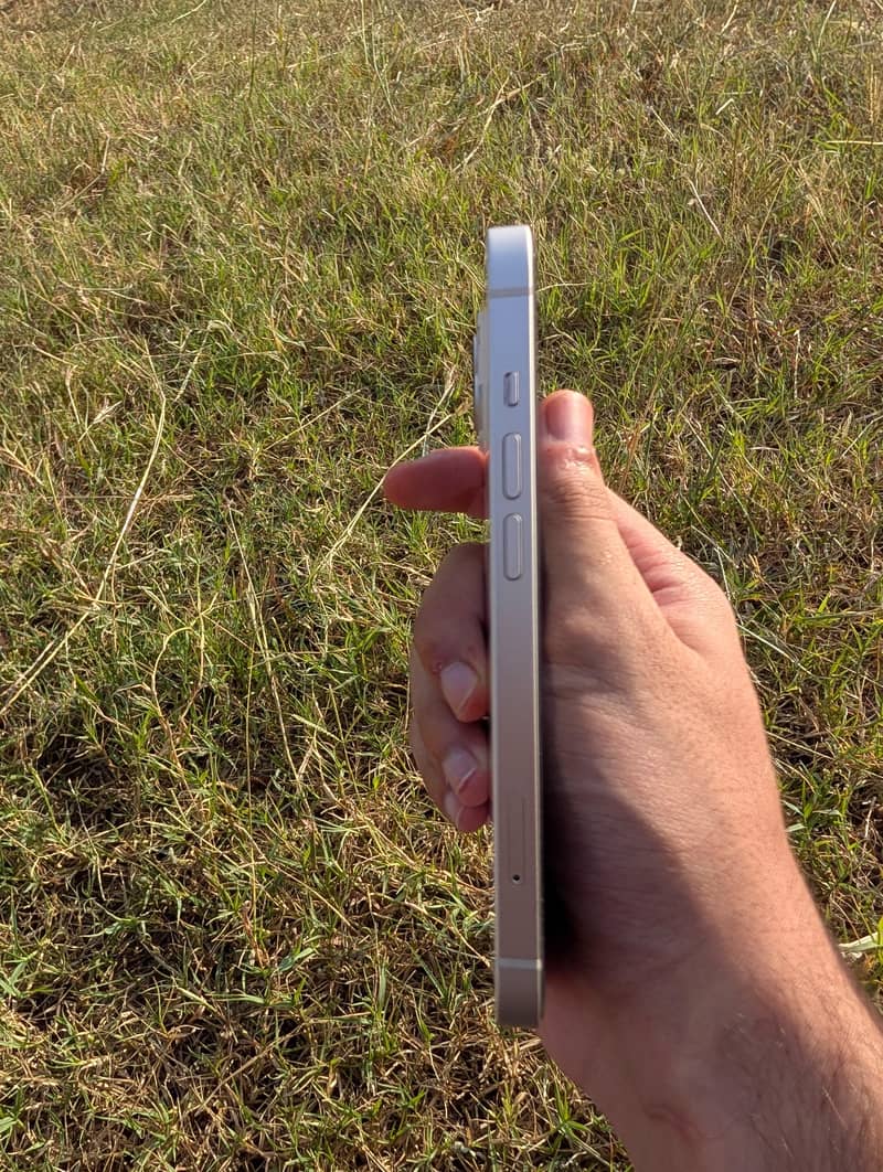 Apple iPhone 13 3