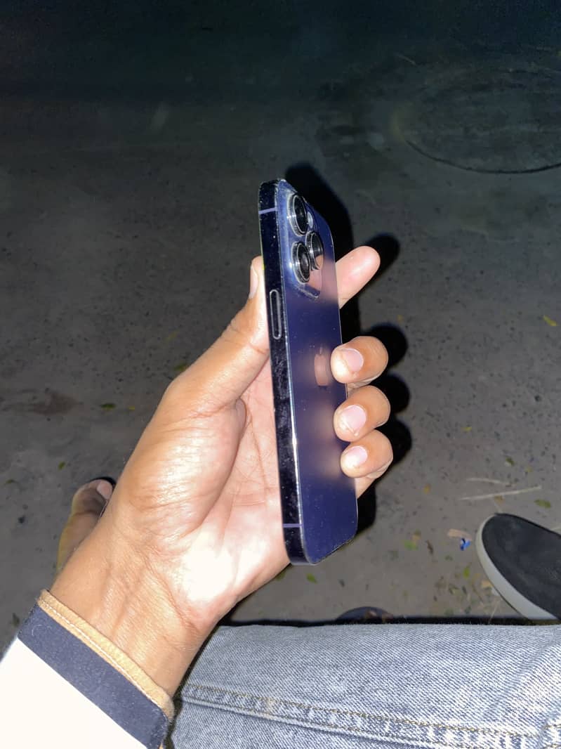 Apple iPhone 14 Pro 2