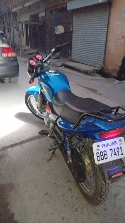 Selling YBR 125Z ,19 model neat and clean condition . . .