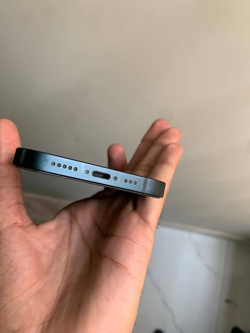 iPhone 14 3