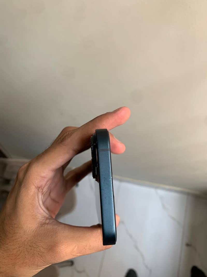 iPhone 14 4