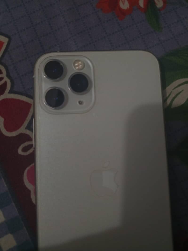 Apple iPhone 11 Pro 3