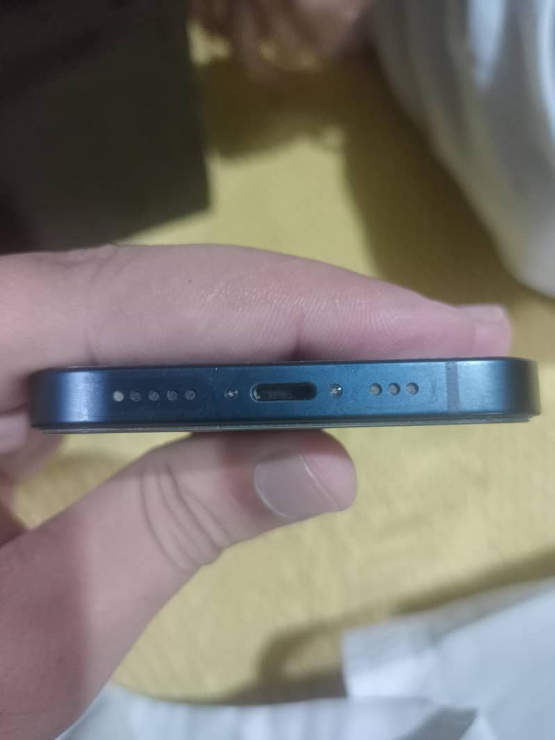 Apple iPhone 13 7
