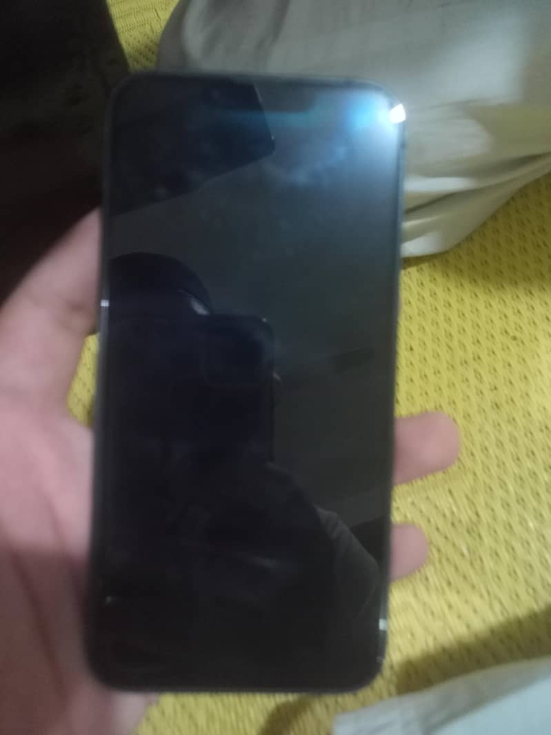 Apple iPhone 13 8