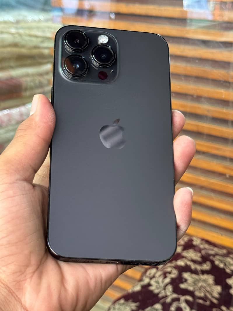 Apple iPhone 14 Pro Max 1